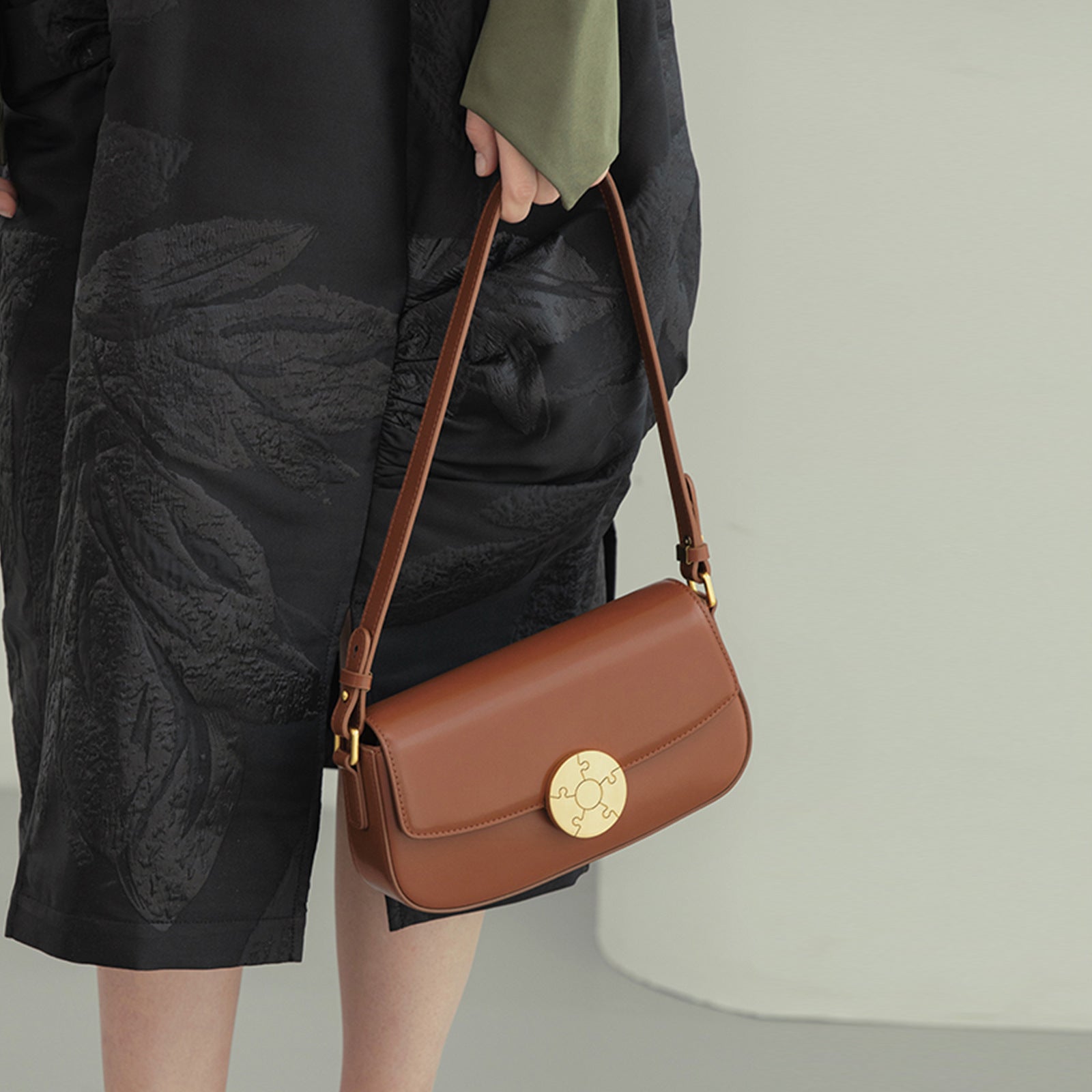 Alyssa shoulder bags sales
